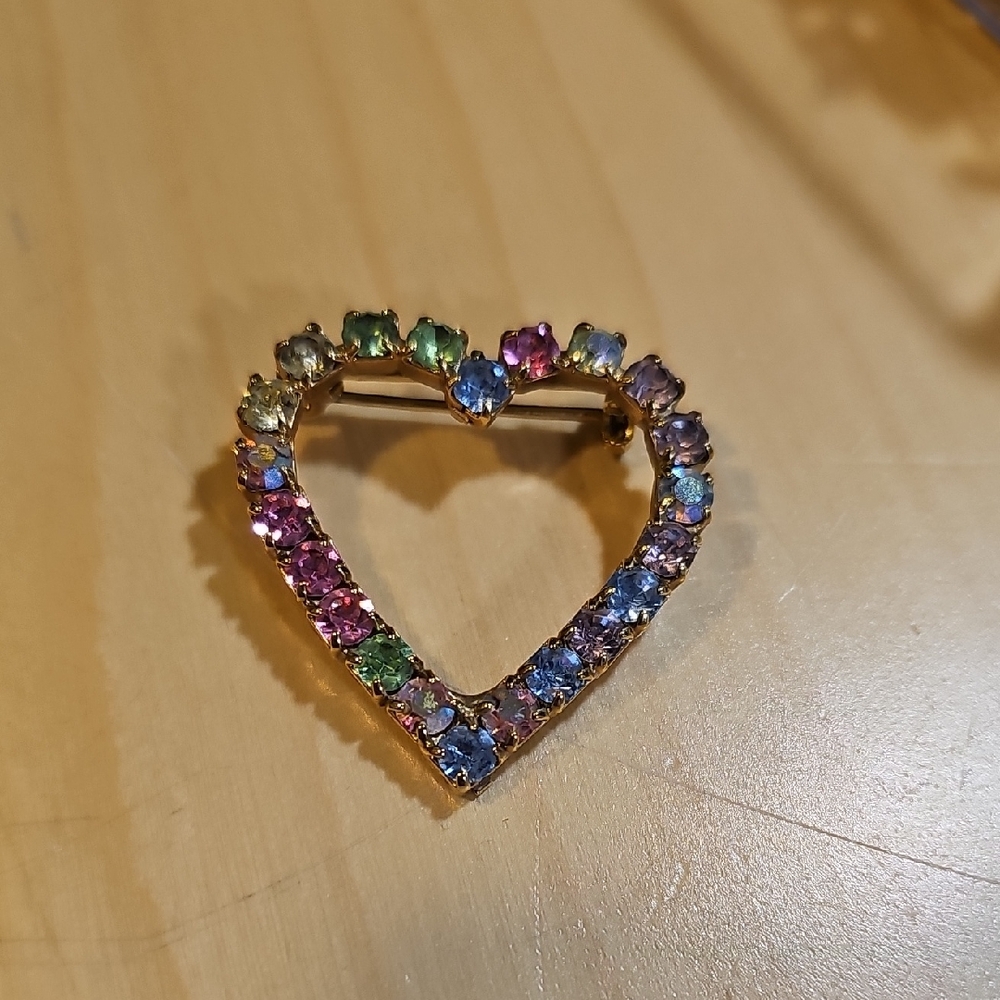Vintage Gold Tone Heart Brooch With Multicllored Stones And Uranium